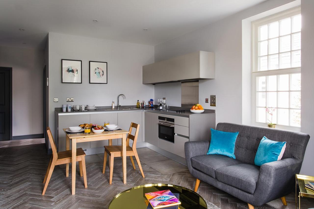Farnborough Boutique By Viridian Apartments Екстериор снимка