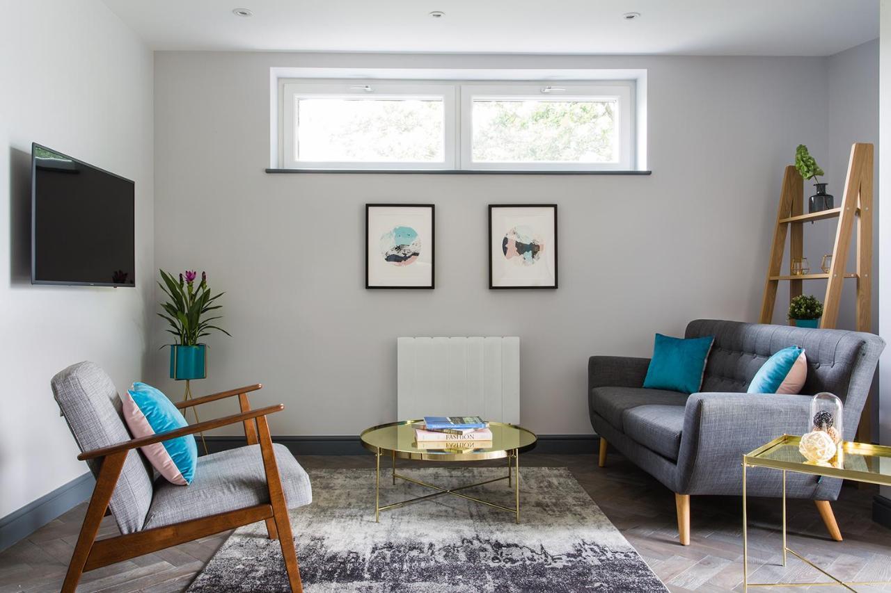 Farnborough Boutique By Viridian Apartments Екстериор снимка
