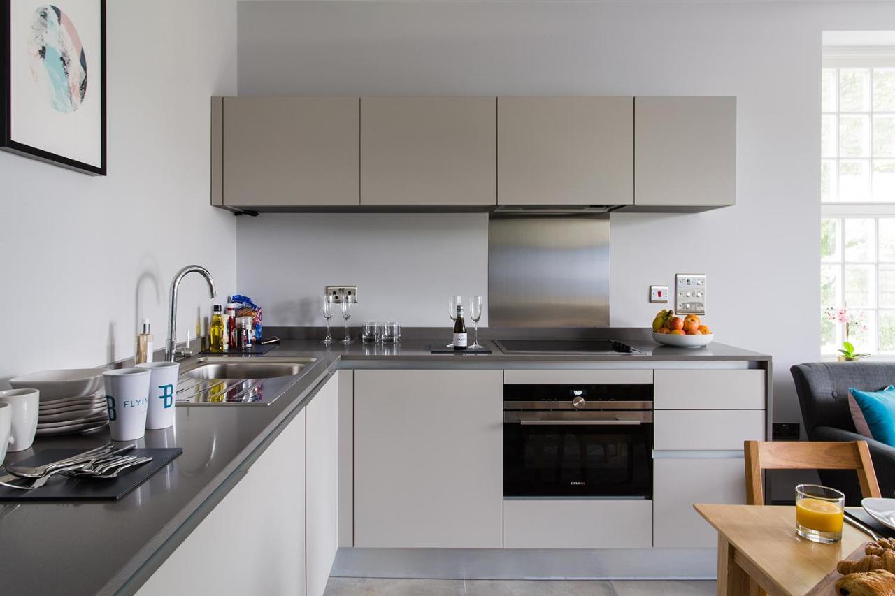 Farnborough Boutique By Viridian Apartments Екстериор снимка