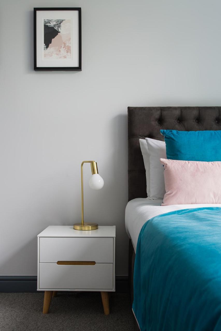 Farnborough Boutique By Viridian Apartments Екстериор снимка