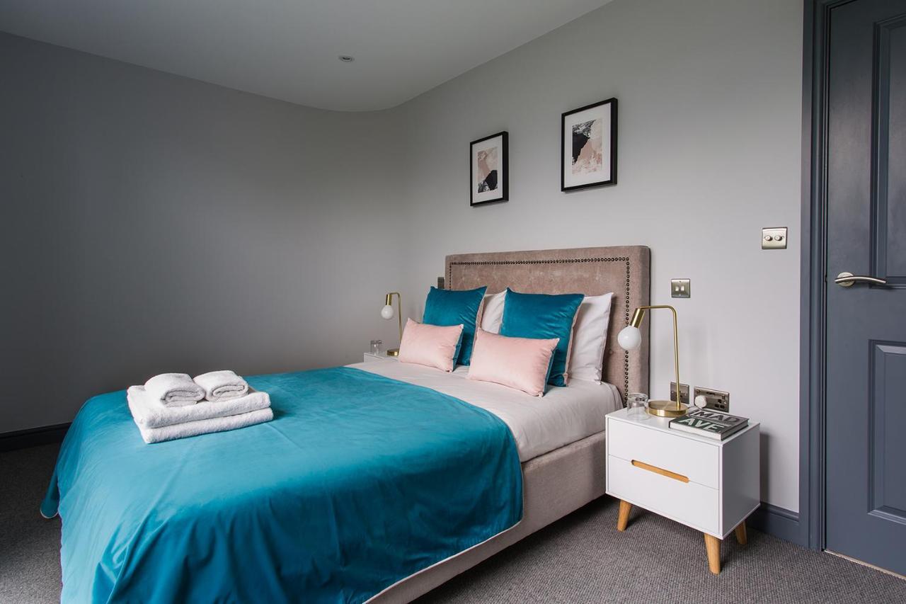 Farnborough Boutique By Viridian Apartments Екстериор снимка