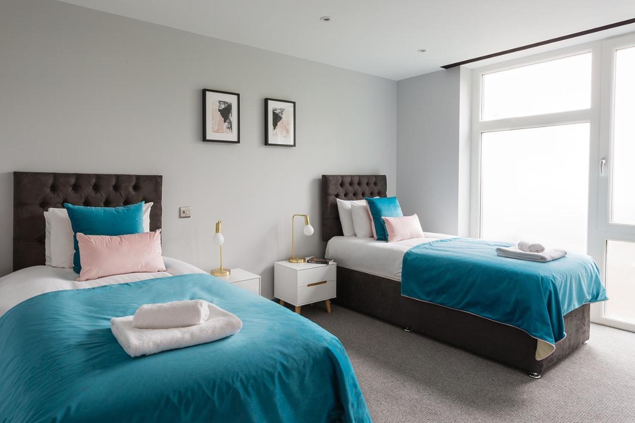 Farnborough Boutique By Viridian Apartments Екстериор снимка
